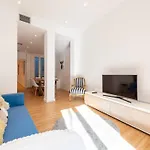 3 Bedrooms 2 Bathrooms Furnished - La Latina - Bright & Spacious - Mintystay